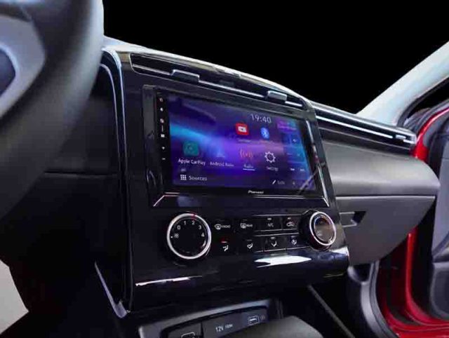 Pioneer lanza su nueva pantalla DMH-AP6650BT para autos