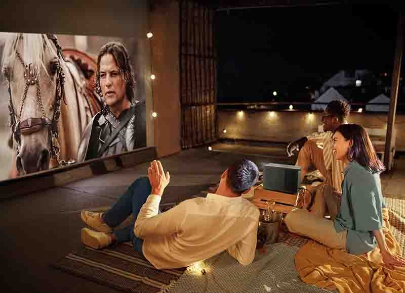 GPG-24-PRJ-LX60HD-Scenario Photo-Rooftop