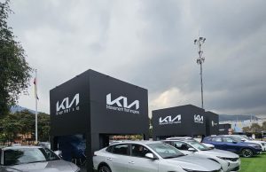 Kia brilla en Feria Autoruedas 2025 con su apuesta por la movilidad sostenible y el liderazgo en ventas