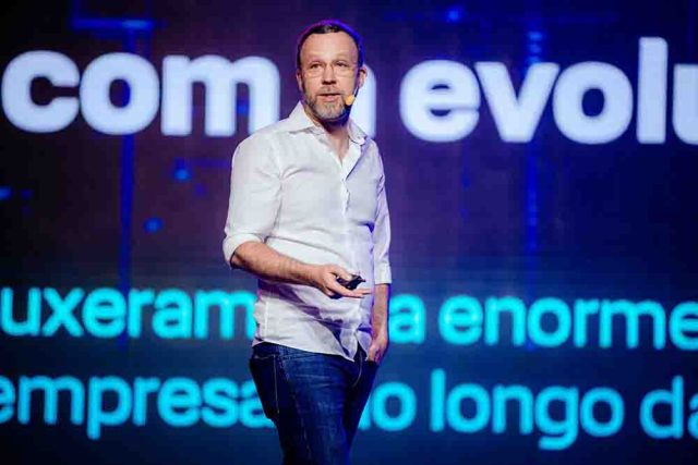 TOTVS impulsa el futuro de la Inteligencia Artificial en los negocios desde América Latina