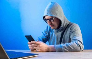 Cuidado con el stalkerware: así pueden espiarte desde tu celular sin que lo sepas