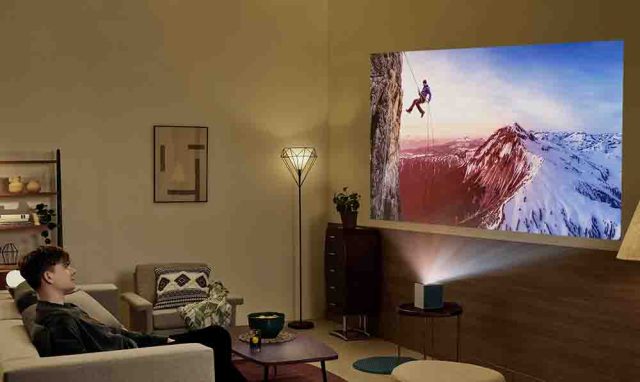 LG presenta el nuevo proyector 4K CineBeam S: cine en casa sin límites