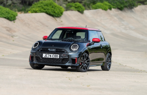 MINI deslumbra en Vibro 2025 con su portafolio más emocionante: tradición, deportividad y electromovilidad