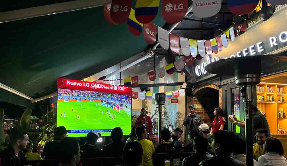 LG QNED Mini-LED AI de100.