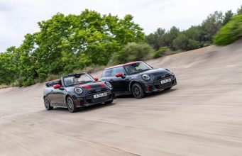 MINI celebra 66 años de historia y la entrega del vehículo número 8.000 en Colombia con un gran rally en Bogotá