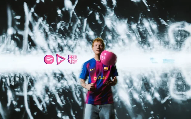 La Melodía del Clásico: Ed Sheeran y su Álbum ‘Play’ Unen Música, Deporte y Comunidad en el Camp Nou