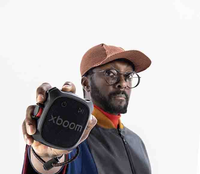 xboom Rock Black will.i.am holding