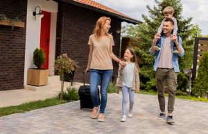 Semana Santa sin preocupaciones: así puedes proteger tu hogar mientras viajas