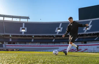 Airbnb y Gonzalo Montiel permitirán dormir en el estadio Mâs Monumental y patear penales junto al campeón del mundo