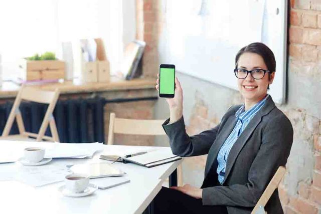 El celular se convirtió en la oficina de miles de emprendedores en América Latina