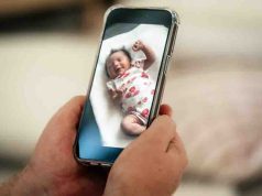 Tecnología que cuida a mamá: la nueva tendencia en hogares inteligentes en Colombia