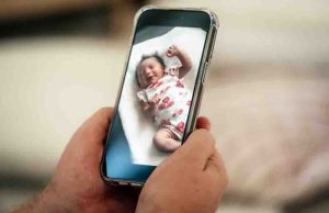 Tecnología que cuida a mamá: la nueva tendencia en hogares inteligentes en Colombia