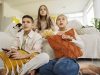 Roku recomienda películas y series para disfrutar en familia durante las vacaciones de mitad de año