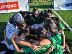 Antes de entrar en la cancha, dos jóvenes ya ganaron el partido de sus vidas