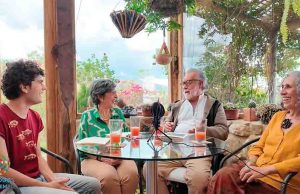 Diálogos sin Tiempo: el videopodcast colombiano que convierte las grandes preguntas de la vida en conversaciones inolvidables