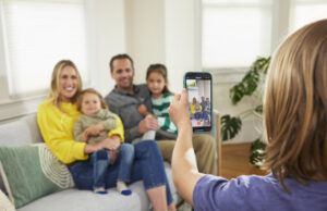 La huella digital de los niños comienza antes de tener su primer celular: 49% ya tiene presencia en internet antes de los 3 años