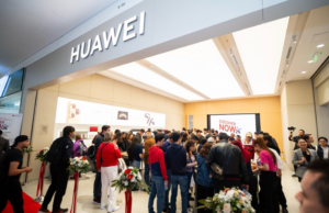 HUAWEI celebra el primer aniversario de sus tiendas de experiencia en Colombia con descuentos y actividades especiales