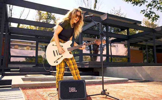 JBL lleva la inteligencia artificial al mundo de los músicos en Colombia