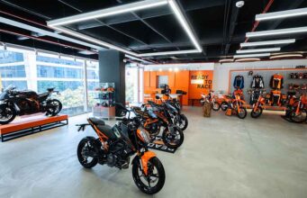 KTM estrena vitrina insignia en Bogotá y reúne tres grandes marcas del motociclismo