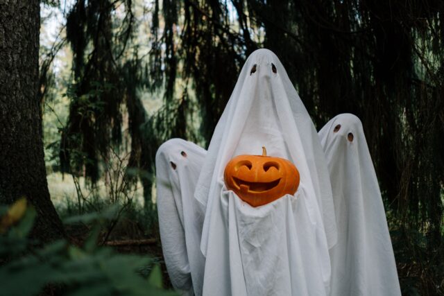 Ideas de cosplay inspiradas en PlayStation para triunfar este Halloween: de Wolverine a ‘Ghost of Yōtei’