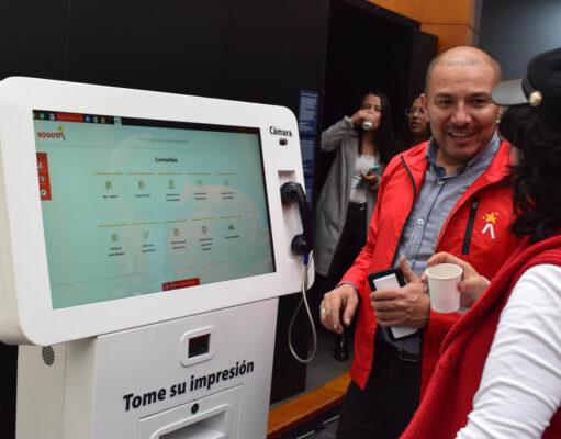 La Línea 195 de Bogotá cumple 25 años e impulsa la atención ciudadana con ‘Alex’, su agente de voz con inteligencia artificial